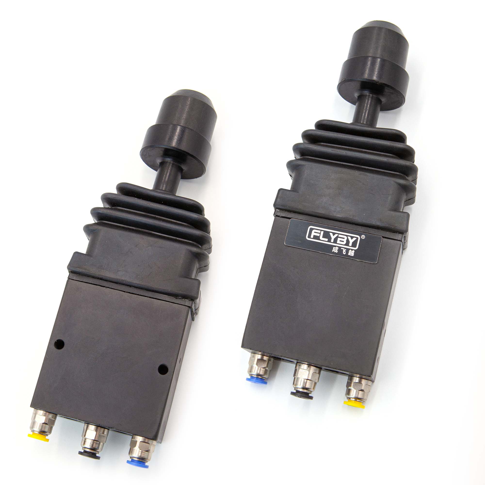 comando tramite joystick idraulico